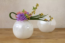 Load image into Gallery viewer, Centerpiece holder low - Round Pearl Vase - Large 6.75&quot; high

