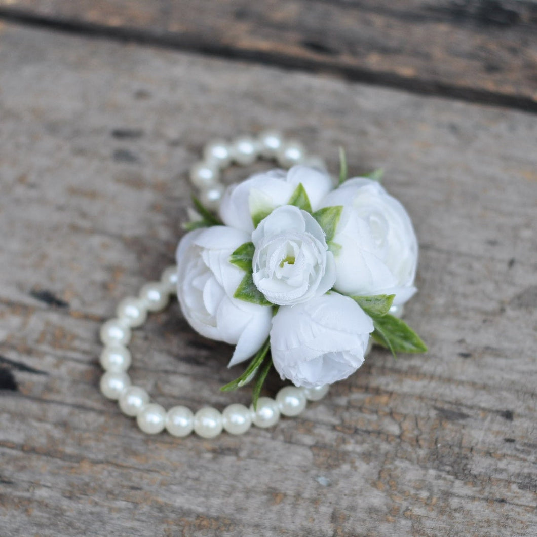 Faux florals - Wristlet - Classic White