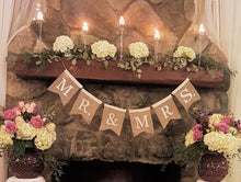 Load image into Gallery viewer, Banner Burlap - Mr &amp; Mrs
